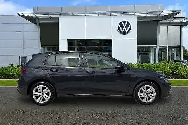 Used VW Golf VIII Life 130 HP (95 kW) 2022 Grey Hatchback