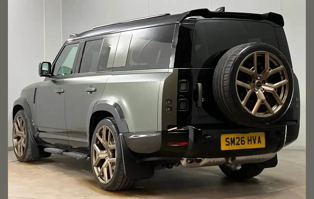 Used Land Rover Defender HSE Dynamic 344 HP (253 kW) 2026 Green SUV