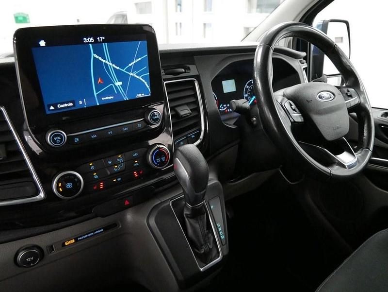 Used Ford Transit Custom Limited 130 HP (95 kW) 2019 Blue Estate
