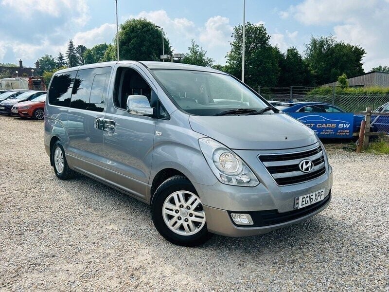Silver Used 2016 Hyundai I800 SE MPV | £10,995 (Fair price) - Image 1/4