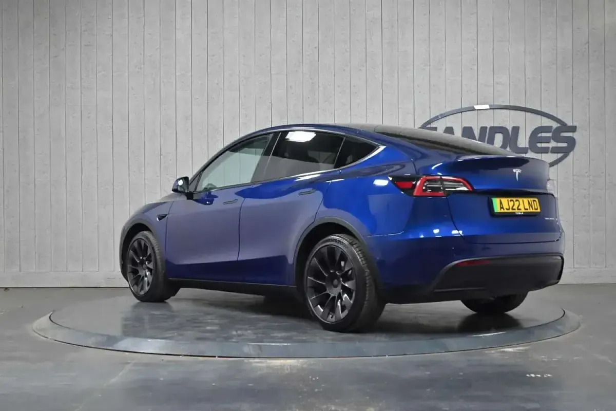 Used Tesla Model Y 282 kW (384 HP) 2022 Blue SUV