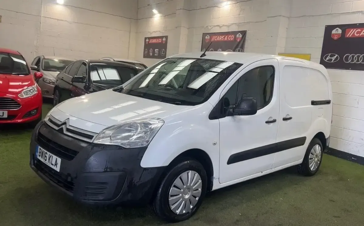 Used Citroën Berlingo 75 HP (55 kW) 2016 White MPV
