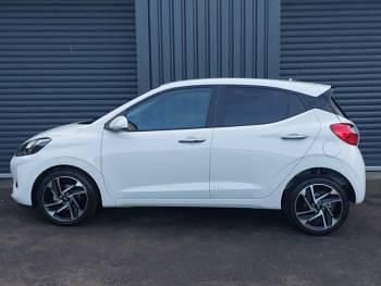 New Hyundai i10 Premium 79 HP (58 kW) 2025 White Hatchback