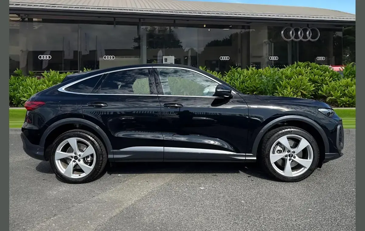 Used Audi Q5 S-Line 204 HP (150 kW) 2026 Black SUV