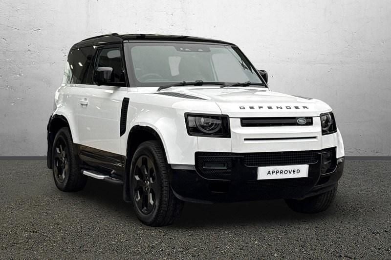 White Used 2024 Land Rover Defender SE Dynamic Estate | £58,499 (Super price) - Image 1/4