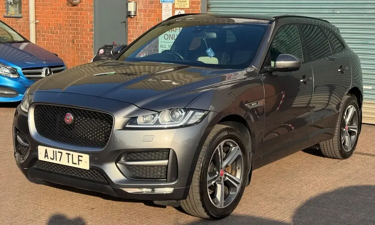 Used Jaguar F-Pace R-Sport 240 HP (176 kW) 2017 Grey SUV