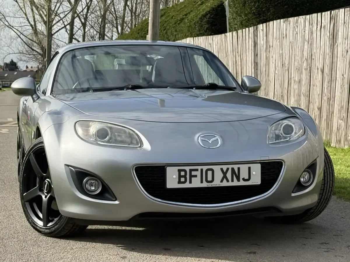 Begagnad Mazda MX5 161 HK (118 kW) 2010 Silver Cab