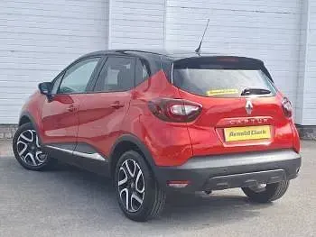 Used Renault Captur Iconic 90 HP (66 kW) 2019 Red SUV