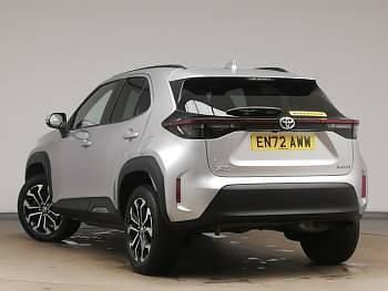 Used Toyota Yaris Hybrid Design 116 HP (85 kW) 2023 Silver Estate