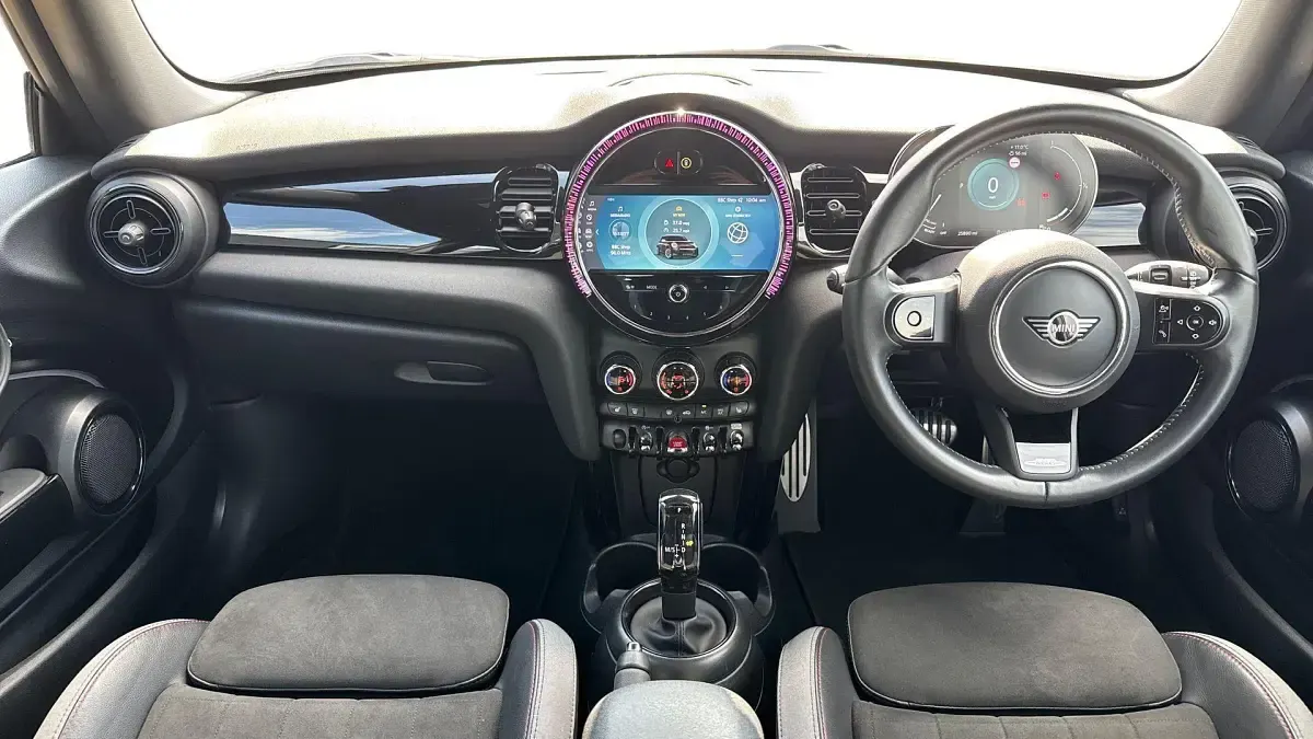 Usado Mini Cooper Hatch 134 CV (98 kW) 2023 Gris Utilitario