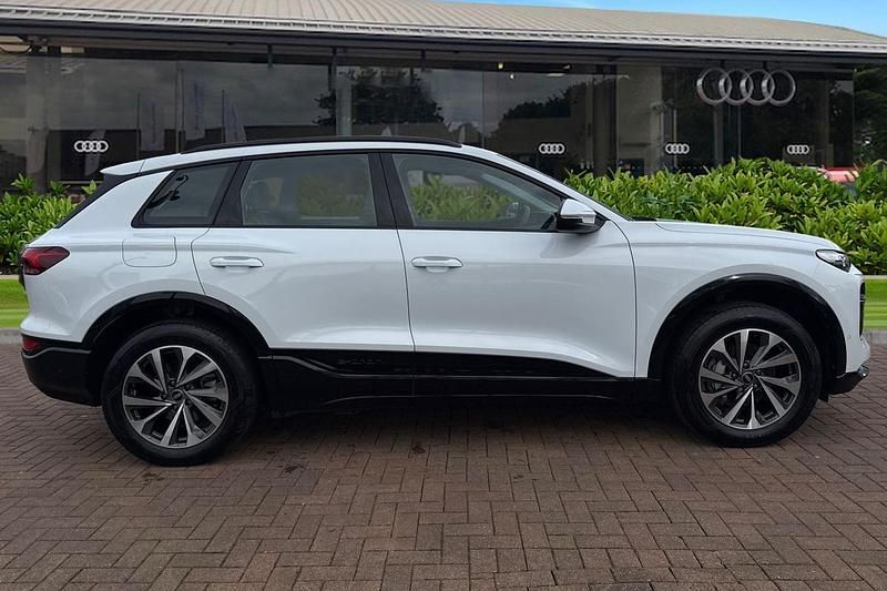 Used Audi e-tron Sport 185 kW (252 HP) 2025 White SUV