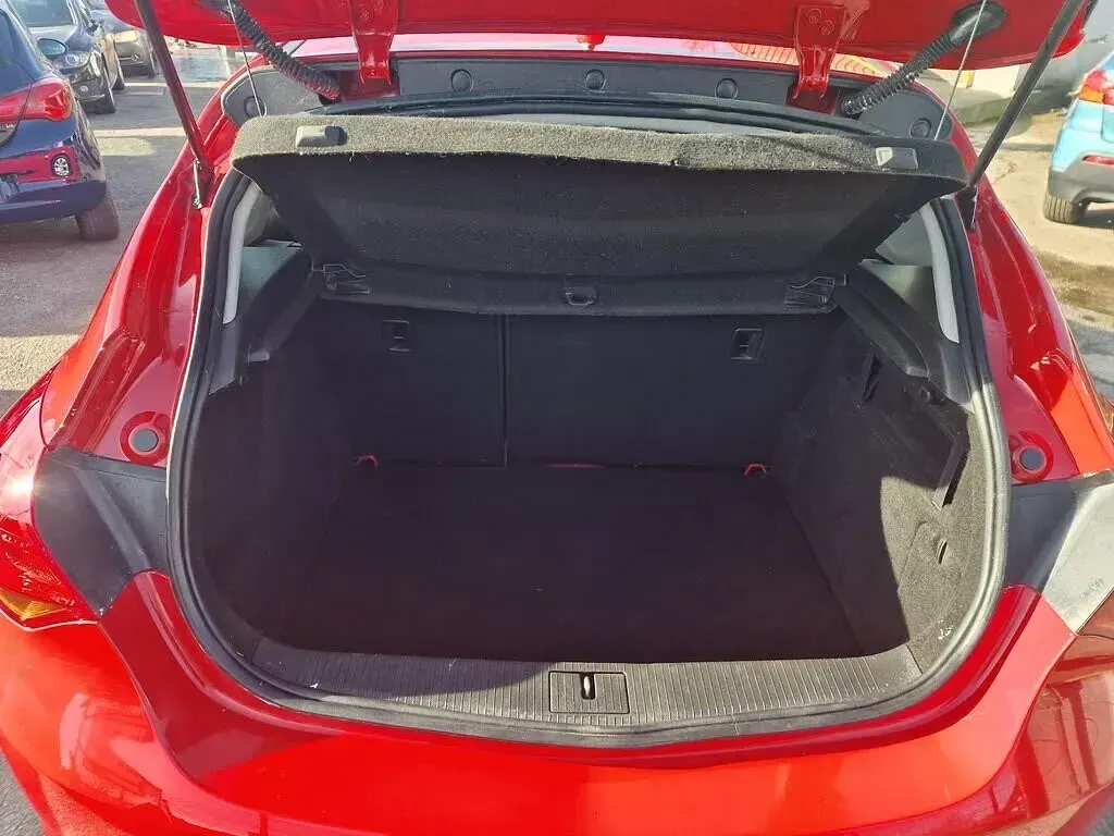 Used Vauxhall Astra Design Edition 2015 Red Hatchback