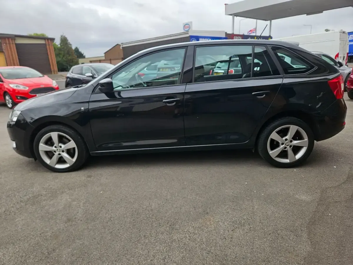 Used Skoda Rapid SE 2015 Black Hatchback