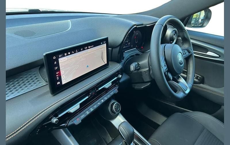 New Alfa Romeo Tonale Sprint 158 HP (116 kW) 2025 White SUV