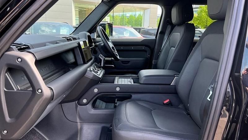 Used Land Rover Defender 300 HP (220 kW) 2025 Black SUV
