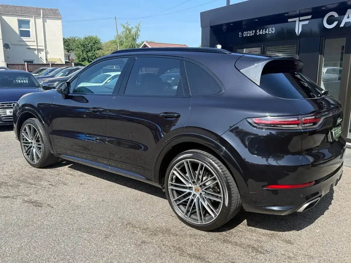 Used Porsche Cayenne 340 HP (250 kW) 2019 Black SUV