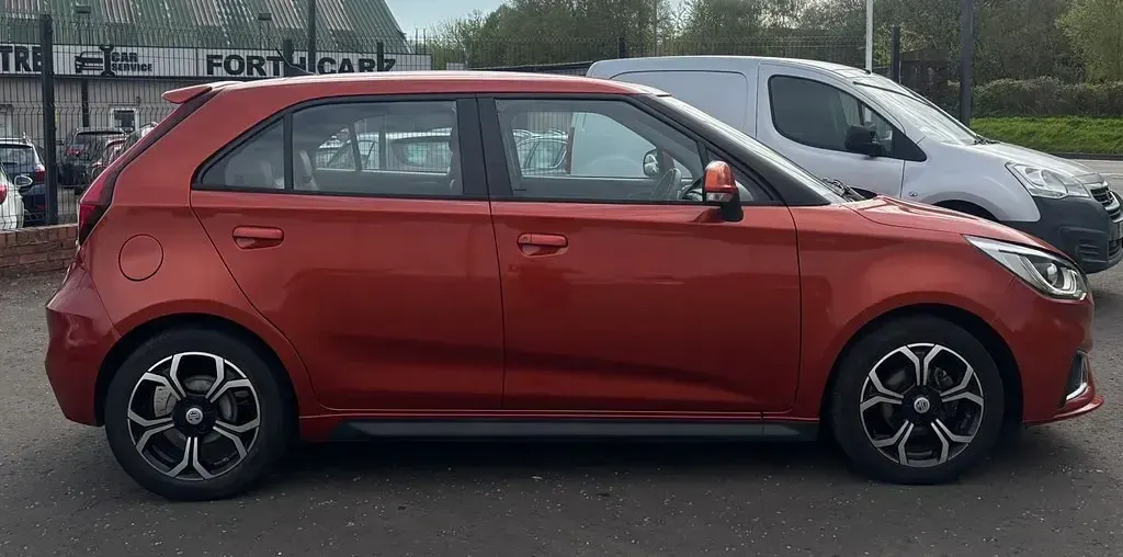 Used MG MG3 Exclusive 106 HP (77 kW) 2019 Orange Hatchback