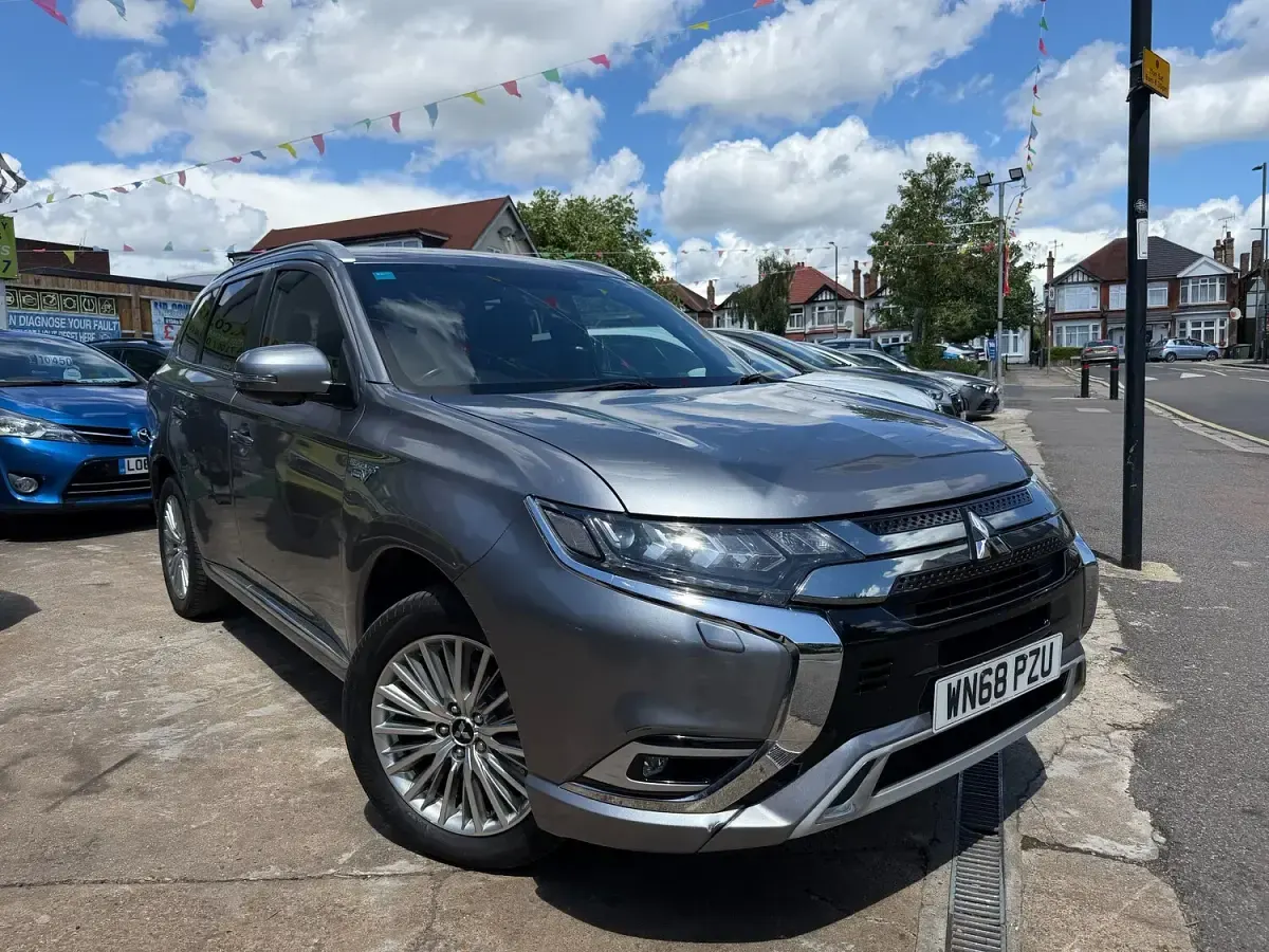 Used Mitsubishi Outlander P-HEV 2018 Grey Estate