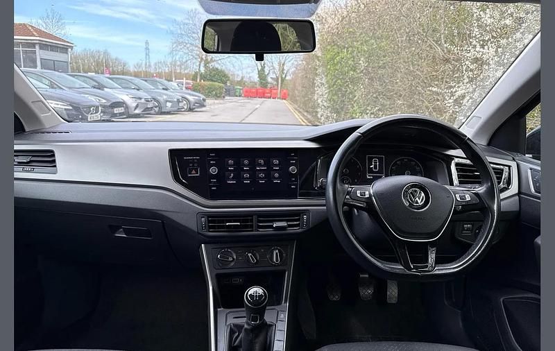 Used VW Polo SE 64 HP (47 kW) 2019 Black Hatchback