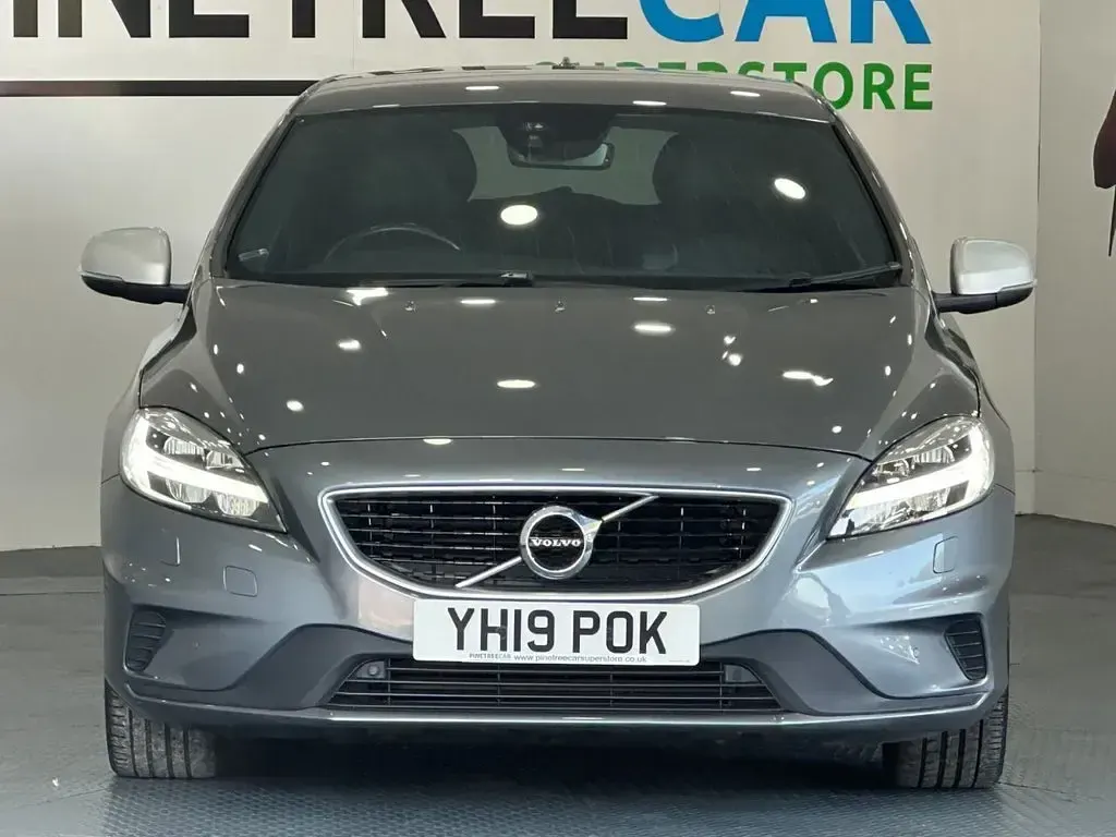 Used Volvo V40 R-Design 152 HP (111 kW) 2019 Grey Hatchback
