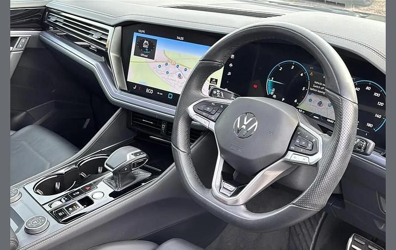 Used VW Touareg Black Edition 286 HP (210 kW) 2024 Black SUV