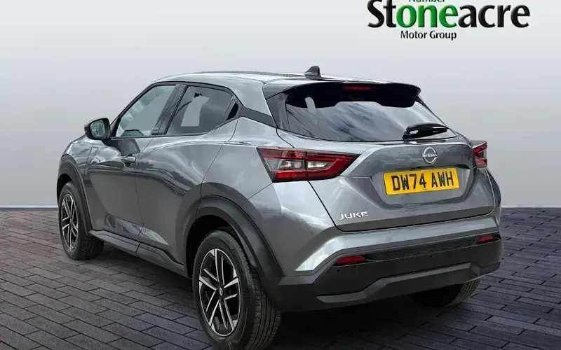 Used Nissan Juke N-Connecta 114 HP (83 kW) 2023 Grey SUV