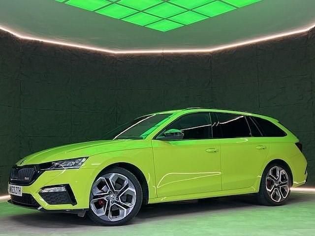Used Skoda Octavia vRS 200 HP (147 kW) 2023 Green Estate