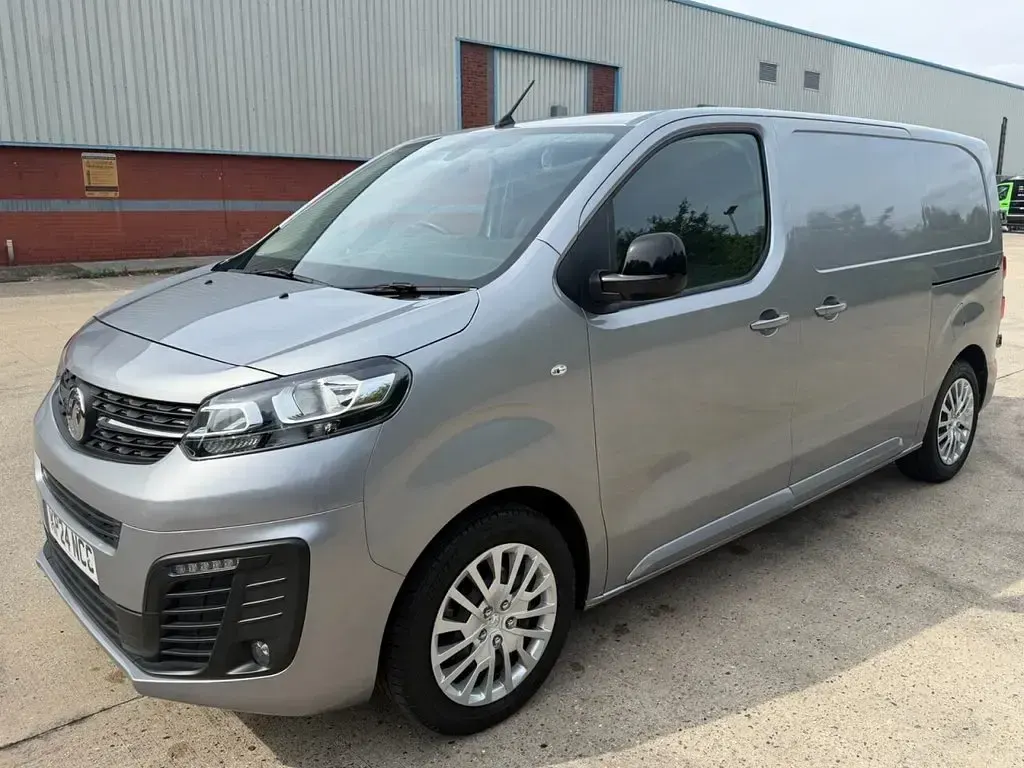 Used Vauxhall Vivaro S 120 HP (88 kW) 2024 Grey MPV