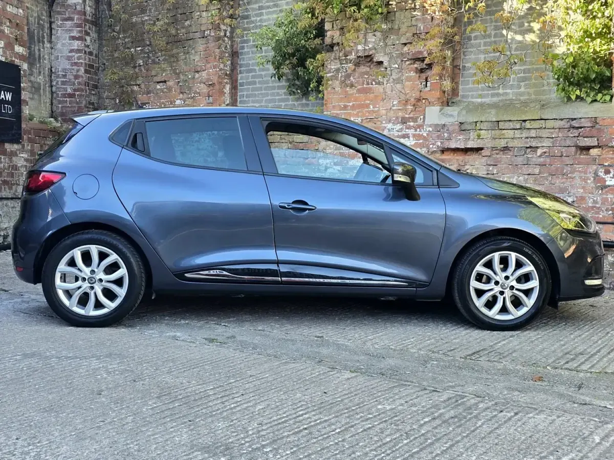 Gebraucht Renault Clio IV Dynamique 2018 Grau Kleinwagen