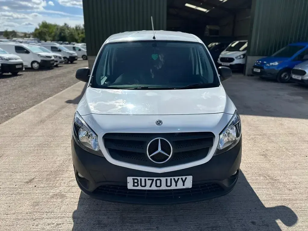 Used Mercedes Citan 109 94 HP (69 kW) 2020 White MPV