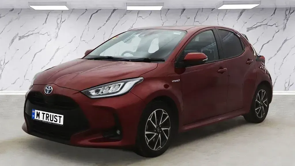 Used Toyota Yaris Design 116 HP (85 kW) 2021 Red Hatchback