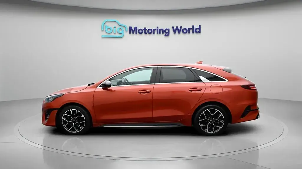 Begagnad Kia ProCeed GT-Line 158 HK (116 kW) 2023 Orange Kombi