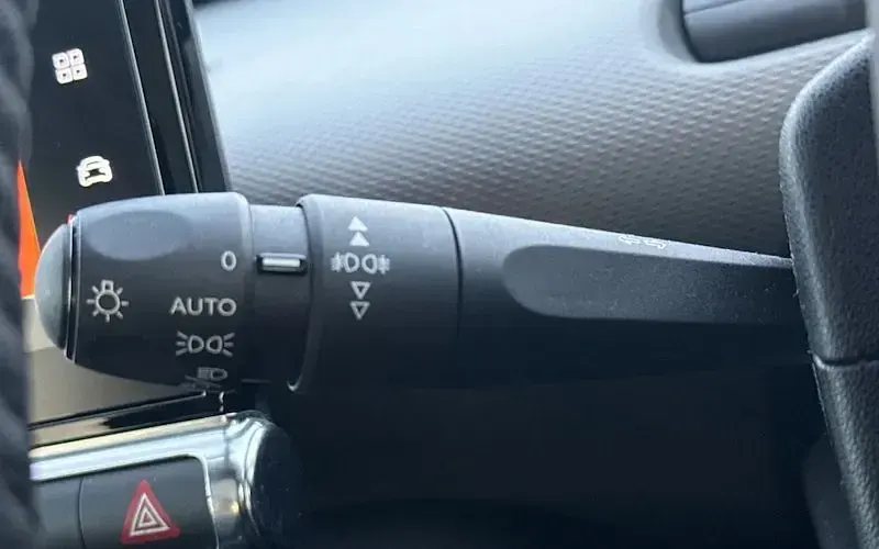 Used Citroën C4 Flair 110 HP (80 kW) 2018 Blue SUV