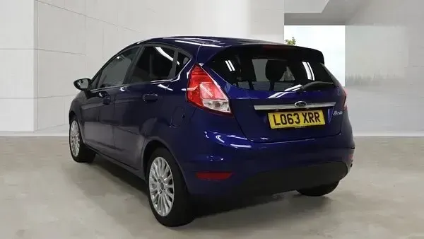 Used Ford Fiesta Titanium 120 HP (88 kW) 2014 Blue Hatchback