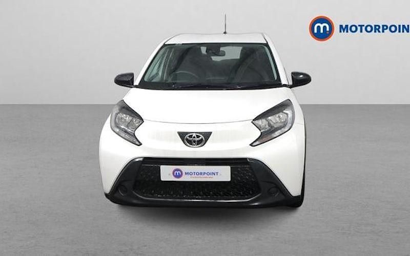 Used Toyota Aygo X PURE 72 HP (52 kW) 2025 SUV