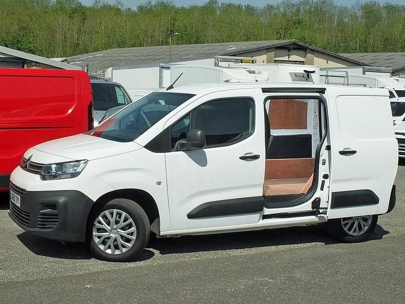Used Citroën Berlingo 100 HP (73 kW) 2020 White MPV