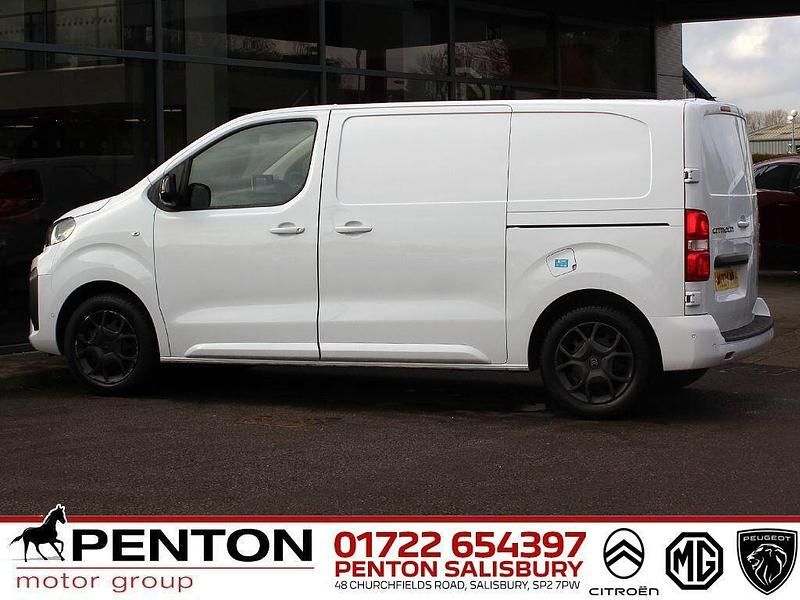 Begagnad Citroën Dispatch 145 HK (106 kW) 2024 Vit Minibuss