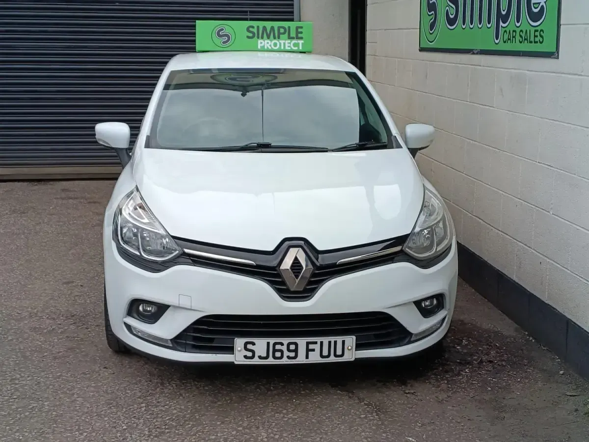 Usado Renault Clio IV Iconic 90 HP (66 kW) 2019 Branco Citadino