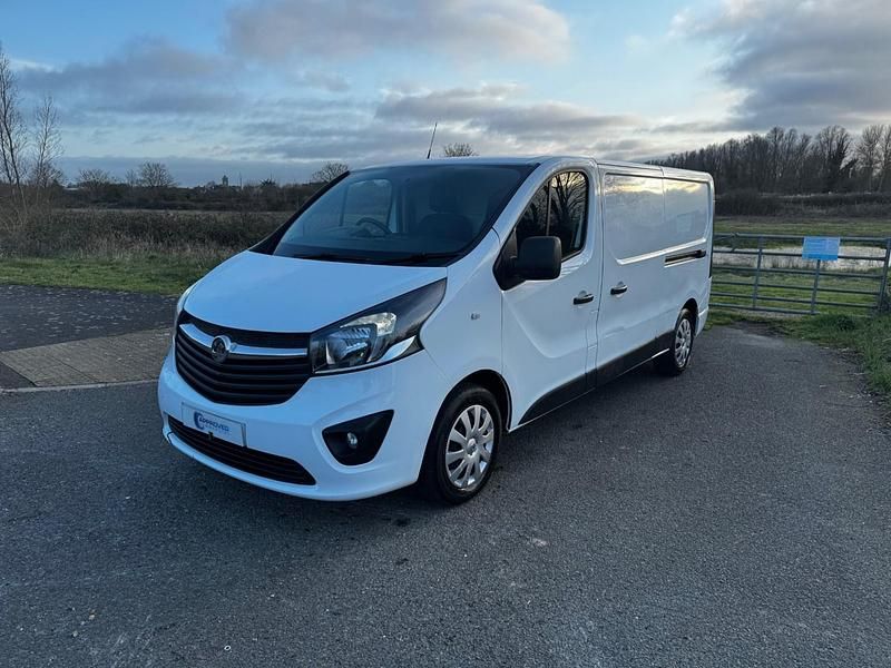 Usado Vauxhall Vivaro Sportive 120 HP (88 kW) 2018 Branco