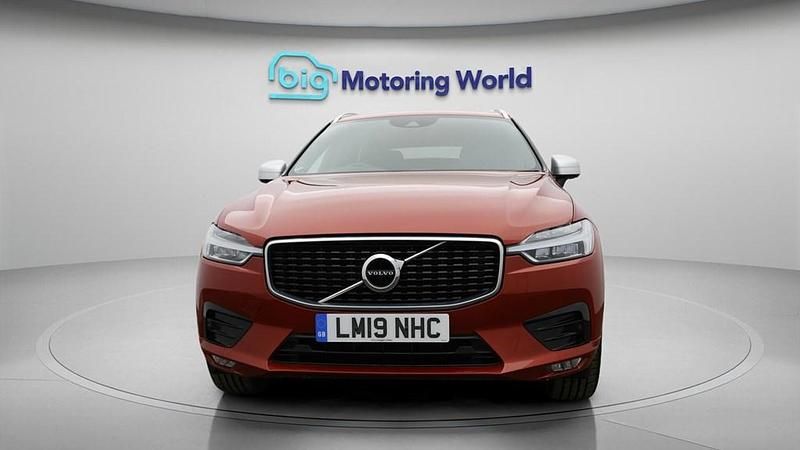 Used Volvo XC60 R-Design 190 HP (139 kW) 2019 Red SUV
