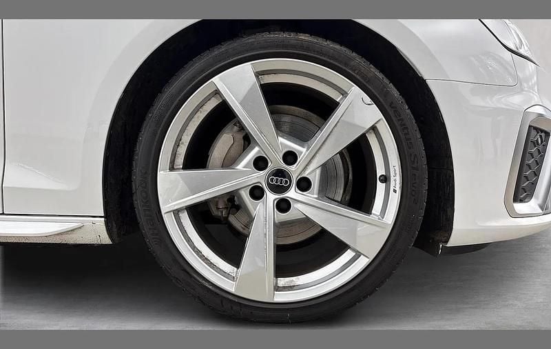 Used Audi A4 S-Line 204 HP (150 kW) 2024 White Estate
