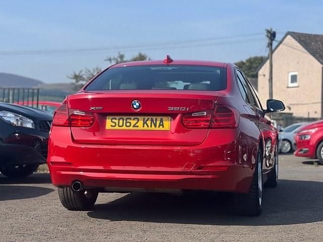 Begagnad BMW 320 Performance 184 HK (135 kW) 2013 Röd Sedan