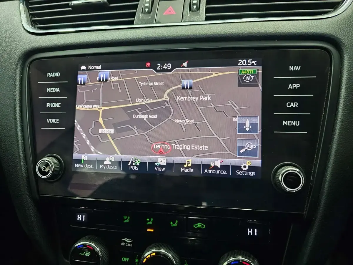 Begagnad Skoda Octavia SE Technology 115 HK (84 kW) 2018 Vit Kombi