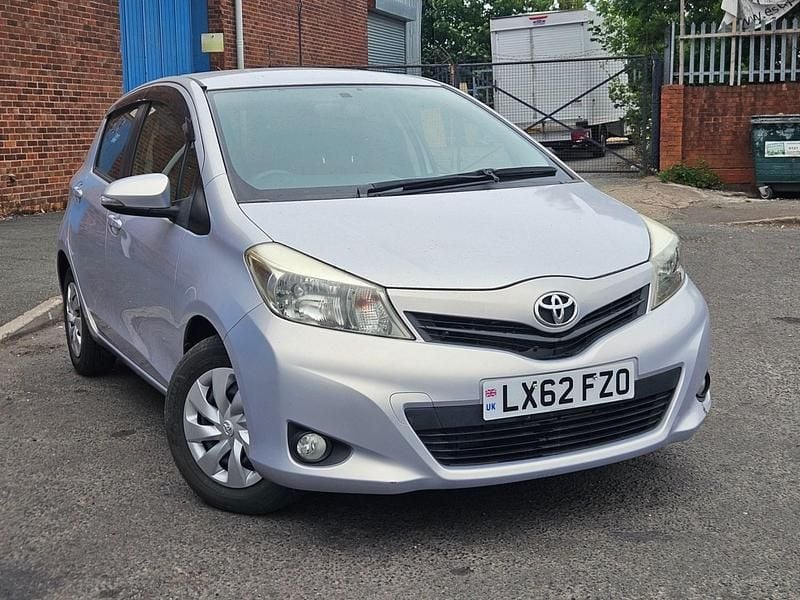 Silver Used 2012 Toyota Yaris Multidrive S Hatchback | £5,695 (Super price) - Image 1/4