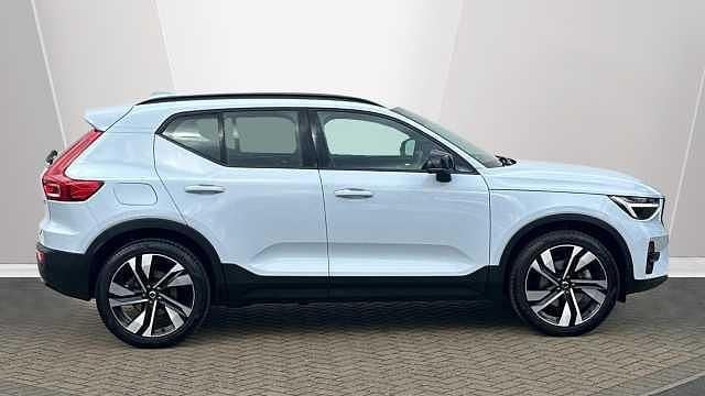 Used Volvo XC40 Plus 161 HP (118 kW) 2025 SUV
