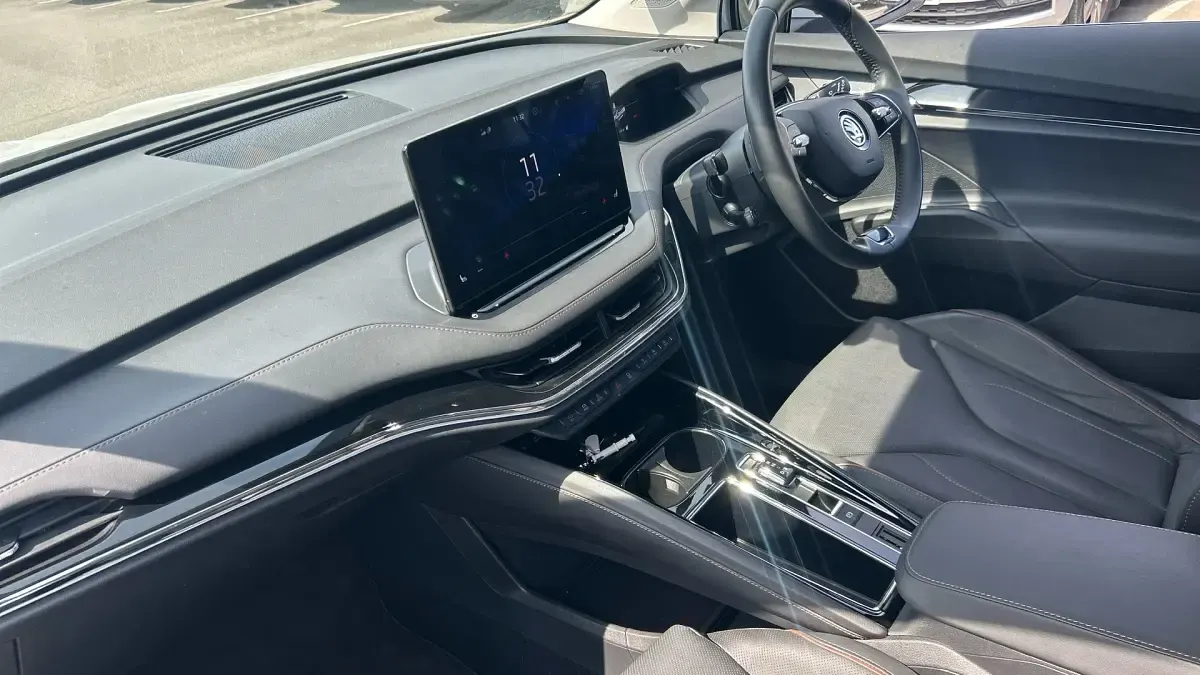 Used Skoda Enyaq iV ecoSuite 150 kW (204 HP) 2023 White SUV