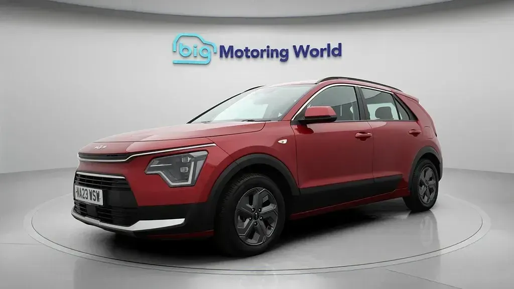 Używany Kia Niro 139 KM (102 kW) 2023 Czerwony SUV