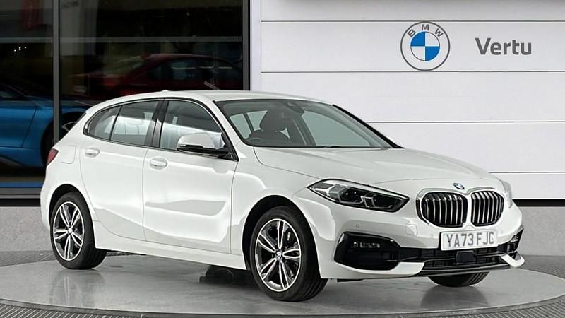 Used BMW 118 Sport Line 136 HP (100 kW) 2023 White Hatchback