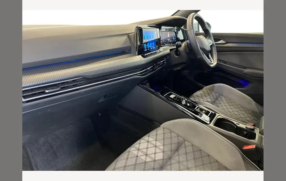 Used VW Golf VIII R-line 150 HP (110 kW) 2023 Silver Hatchback