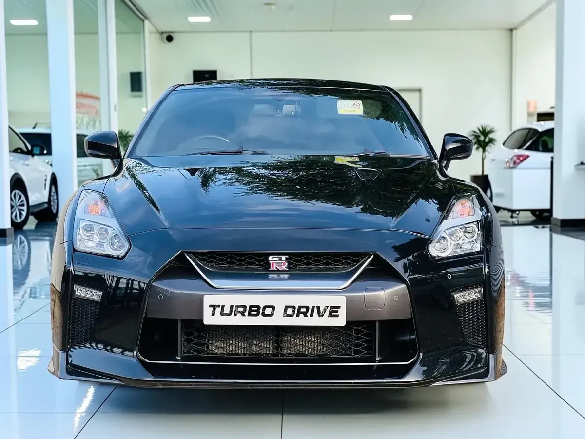 Used Nissan GT-R Recaro 570 HP (419 kW) 2017 Black Coupe
